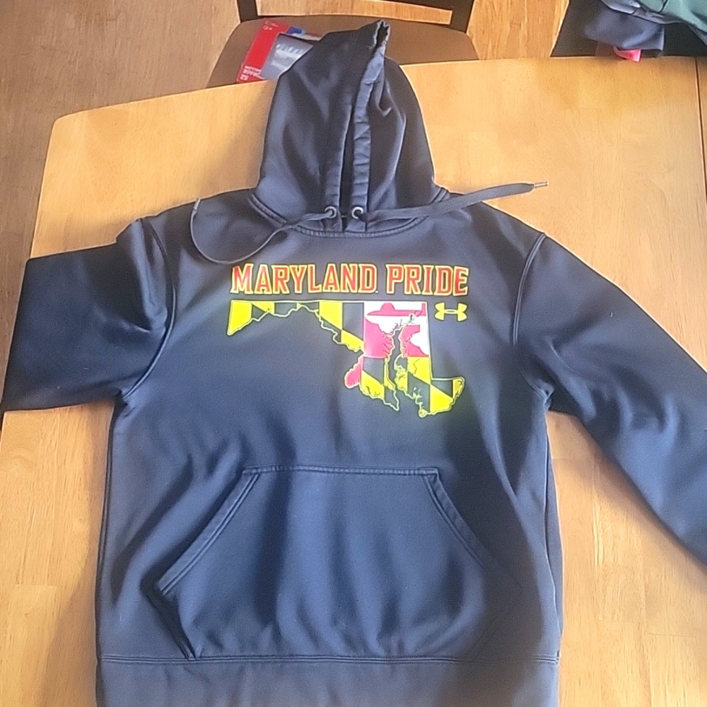 Men's Maryland Under Armour Sweatshirt Hoodie Small Gently Used